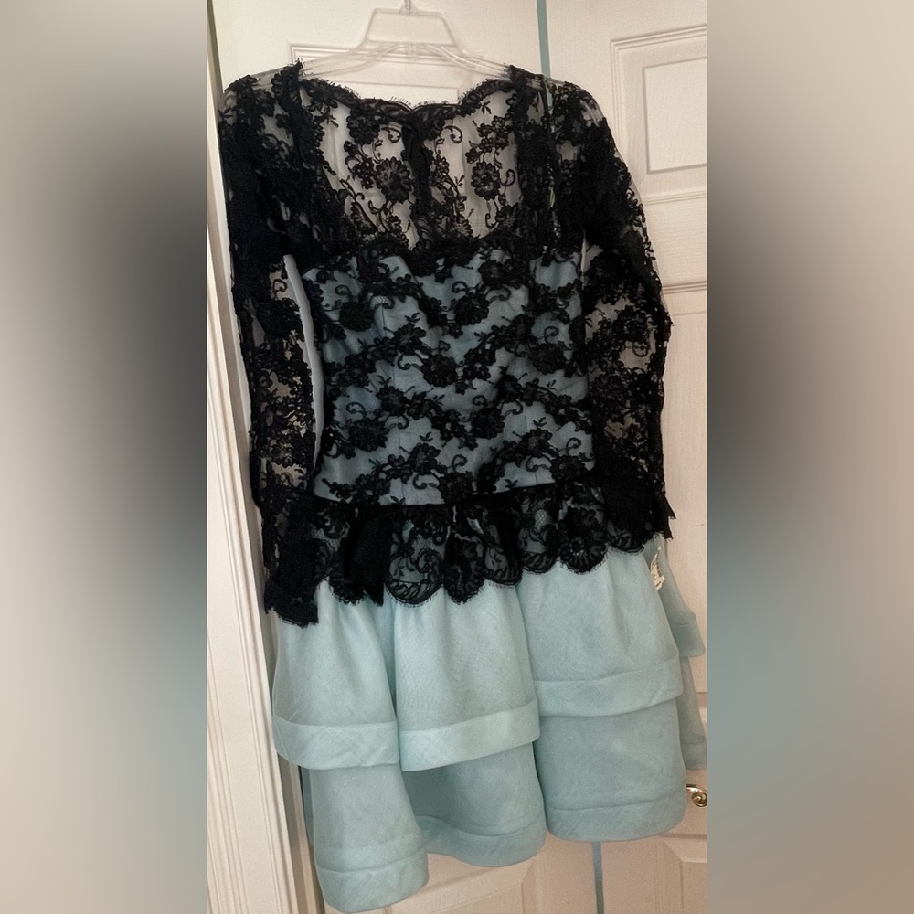 Oscar de la Renta original, evening dress, with black lace, new with tags.